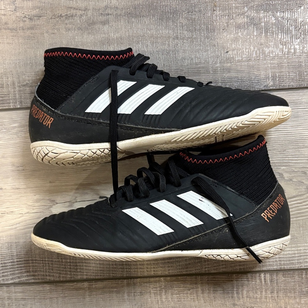 Adidas Predator Indoor Soccer Shoes GUC Y4 - Picture 3 of 6